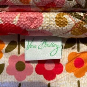 Vera Bradley purse. Multiple pockets and area for license.